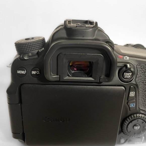 Canon EOS 70D DSLR Camera Body + Accessories - Picture 13 of 17